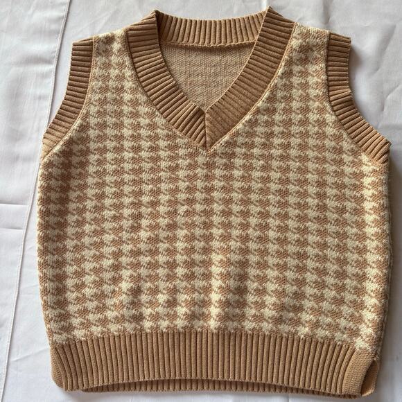 TAN & WHITE HOUNDSTOOTH SWEATER VEST - S/M - Picture 5 of 5